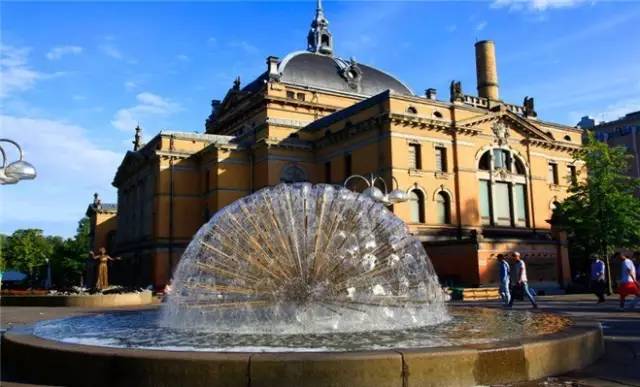 格调|我能想到最性感的画面，就是静*坐静**在那里，等帅哥美女驾到