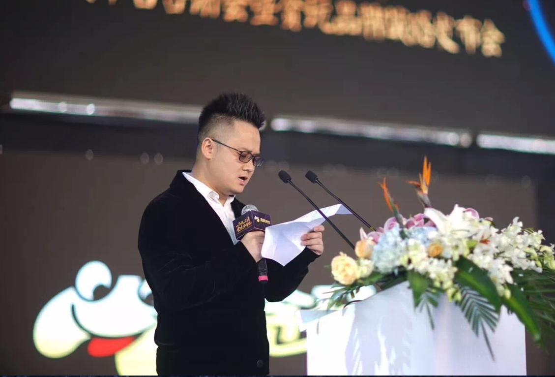 还在嘲笑“轱天乐绿了”和“渣渣辉”？这家公司已靠营销实现5亿月流水！