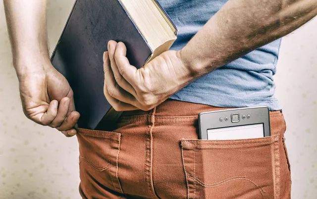 他向电子书开炮”称其是“无趣的产品，事实并没有这么简单