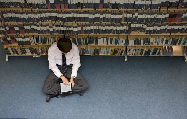 他向电子书开炮”称其是“无趣的产品，事实并没有这么简单