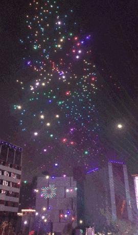 闪耀全国！500架“夜空精灵”炫舞高新，硬科技助力“西安年”完美收官！