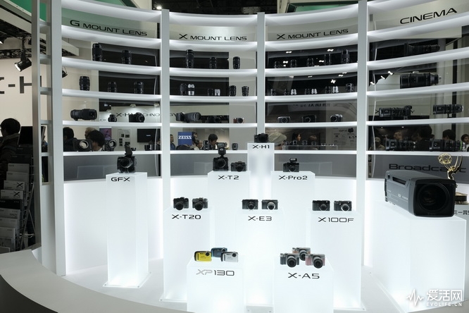 富士x-h1和xt200哪个好,富士x-h1值得购买吗