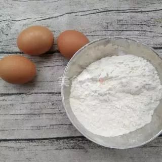 懒人煎饼两分钟就搞定了,一分钟教会你做正宗的煎饼果子