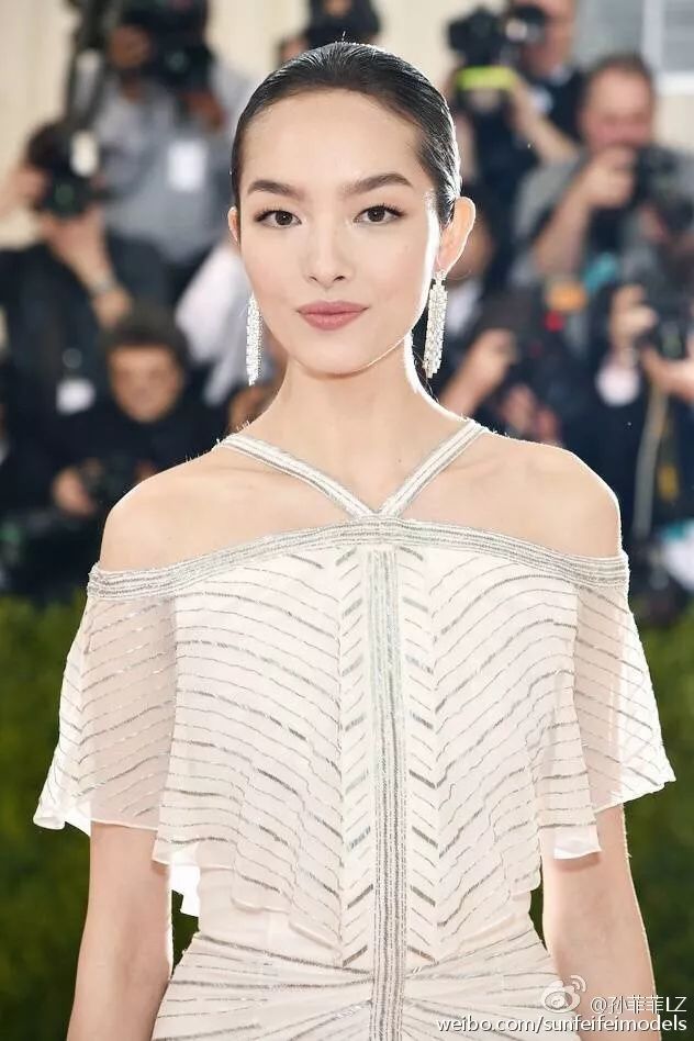 小眼睛混血儿,小眼睛单眼皮混血