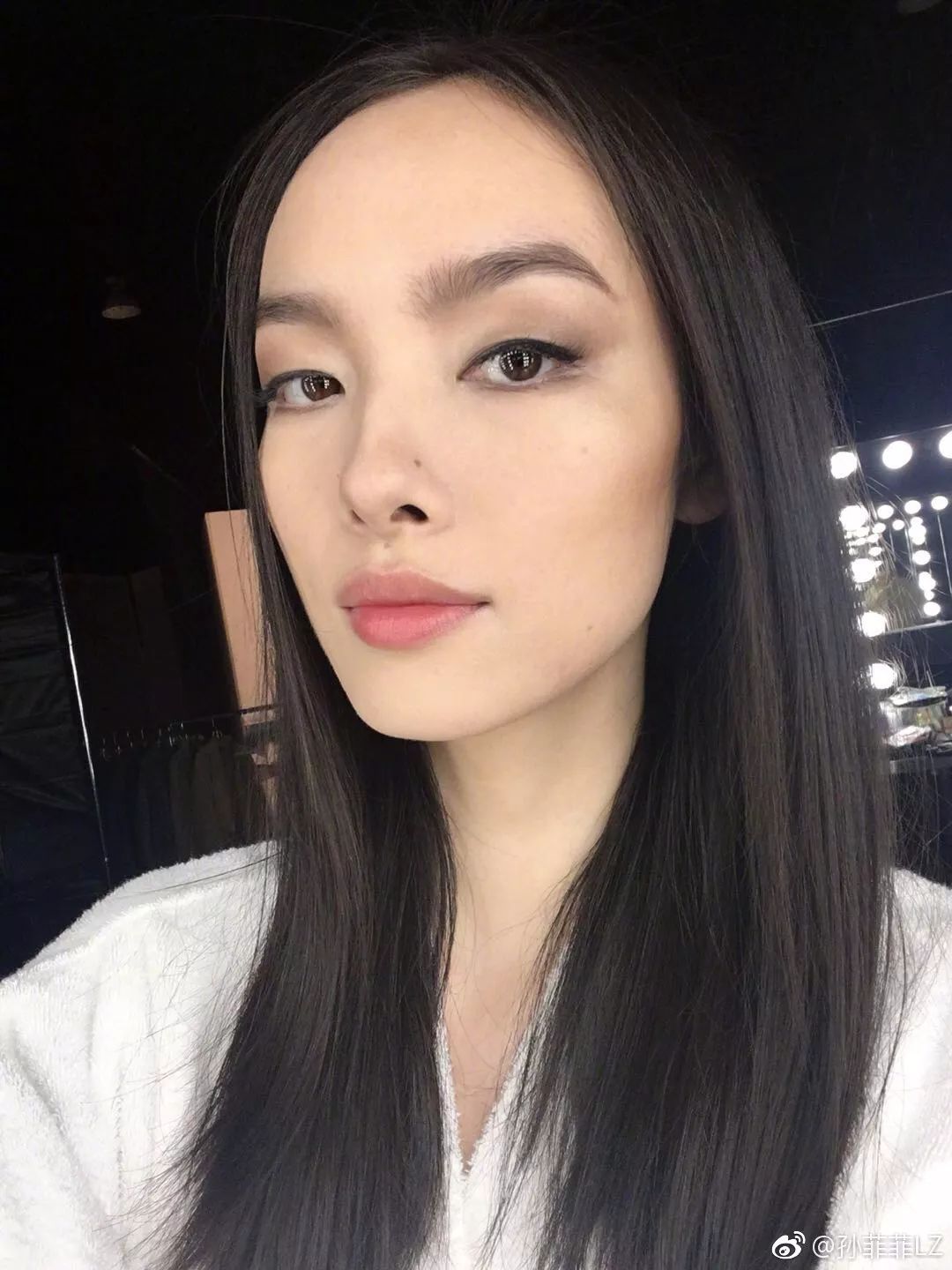 小眼睛混血儿,小眼睛单眼皮混血