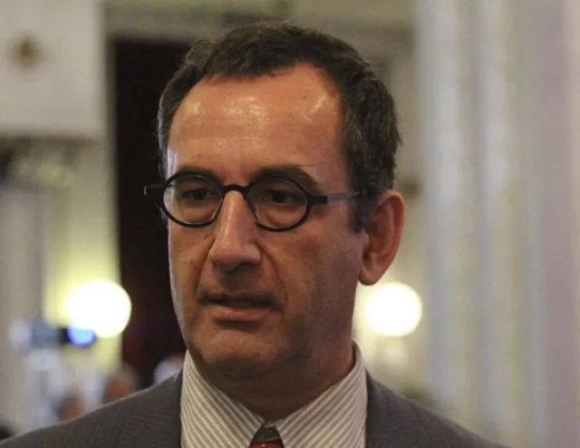 他向电子书开炮”称其是“无趣的产品，事实并没有这么简单