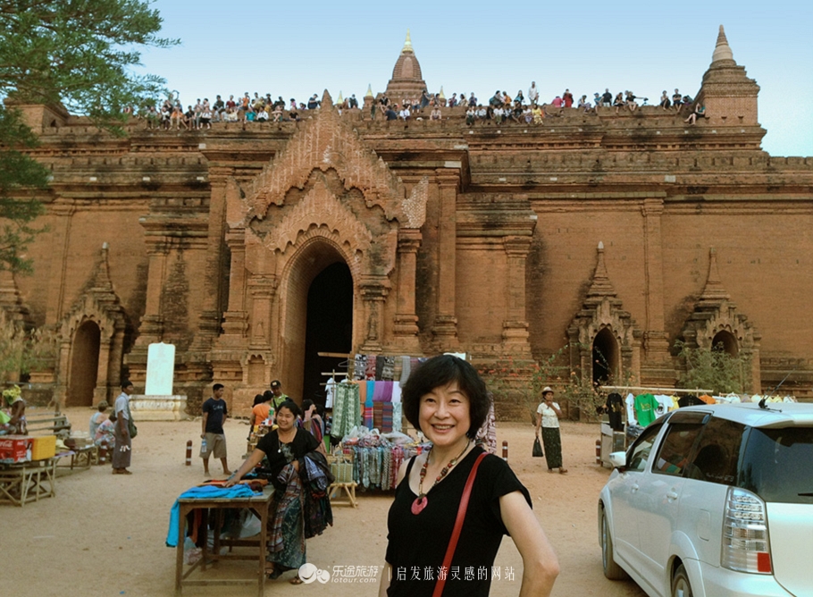 万千佛塔卧夕烟，十里浮屠一望间