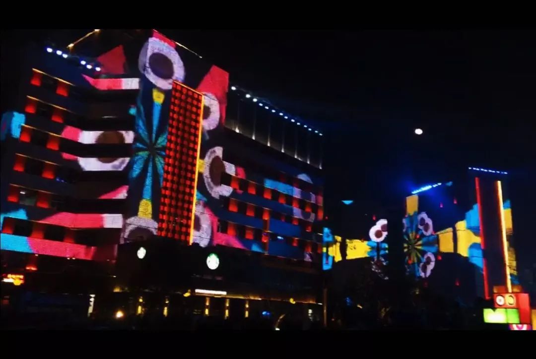 闪耀全国！500架“夜空精灵”炫舞高新，硬科技助力“西安年”完美收官！