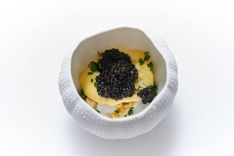 顶级鱼子酱是什么鱼产出来的,世界顶级鱼子酱到底是什么滋味