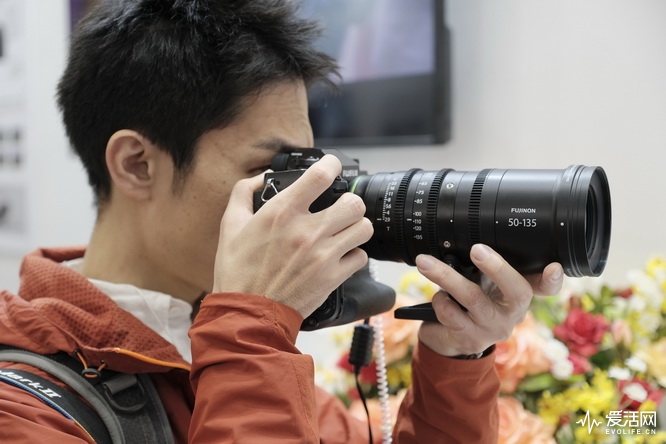 富士x-h1和xt200哪个好,富士x-h1值得购买吗