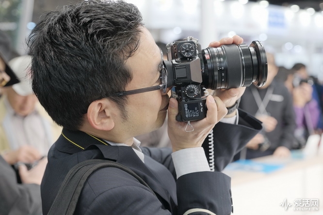 富士x-h1和xt200哪个好,富士x-h1值得购买吗