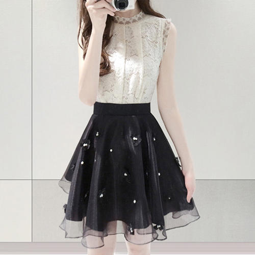 蕾丝连衣裙，性感到无可救药~