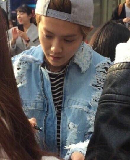 鹿晗带关晓彤见陈赫邓超,鹿晗看范丞丞关晓彤