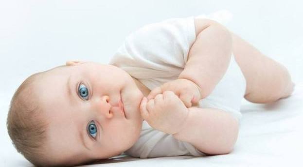 新生儿脏部位清理,新生儿身上脏是什么原因