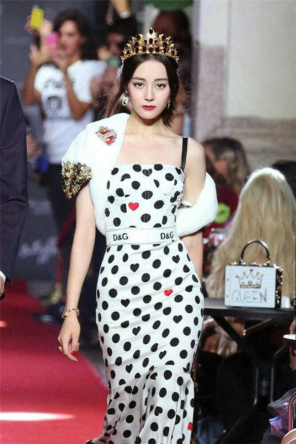 为什么迪丽热巴能接这么多代言,迪丽热巴为什么要代言迪奥