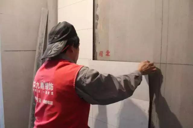 1200*600瓷砖客厅墙铺贴法效果图,正确贴瓷砖的方法