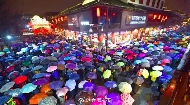 今夜的南*夫子京**庙，全是人人人人！有你吗？