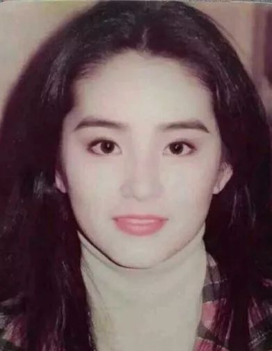 王祖贤白蛇口红色号,王祖贤推荐口红牌子是哪个