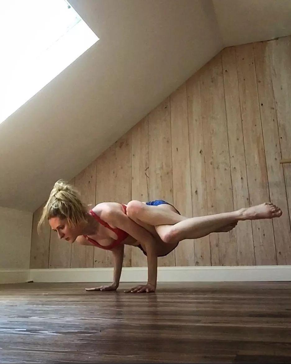 上身很胖下身超瘦怎么办,上身胖腿瘦怎么练