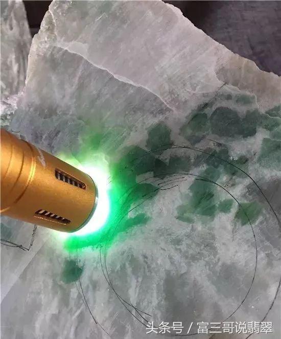 如何鉴别青海翠青玉真假,青海翡翠和缅甸翡翠区别