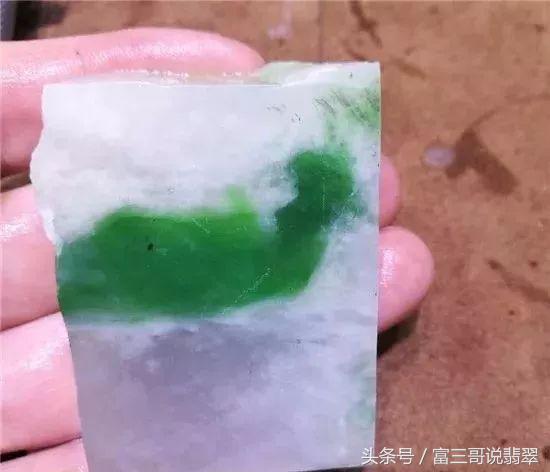 如何鉴别青海翠青玉真假,青海翡翠和缅甸翡翠区别