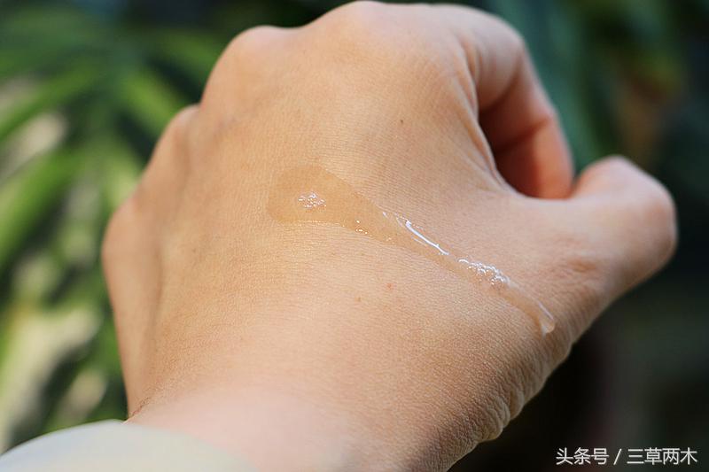 三草两木透水乳测评,值得拥有的三草两木