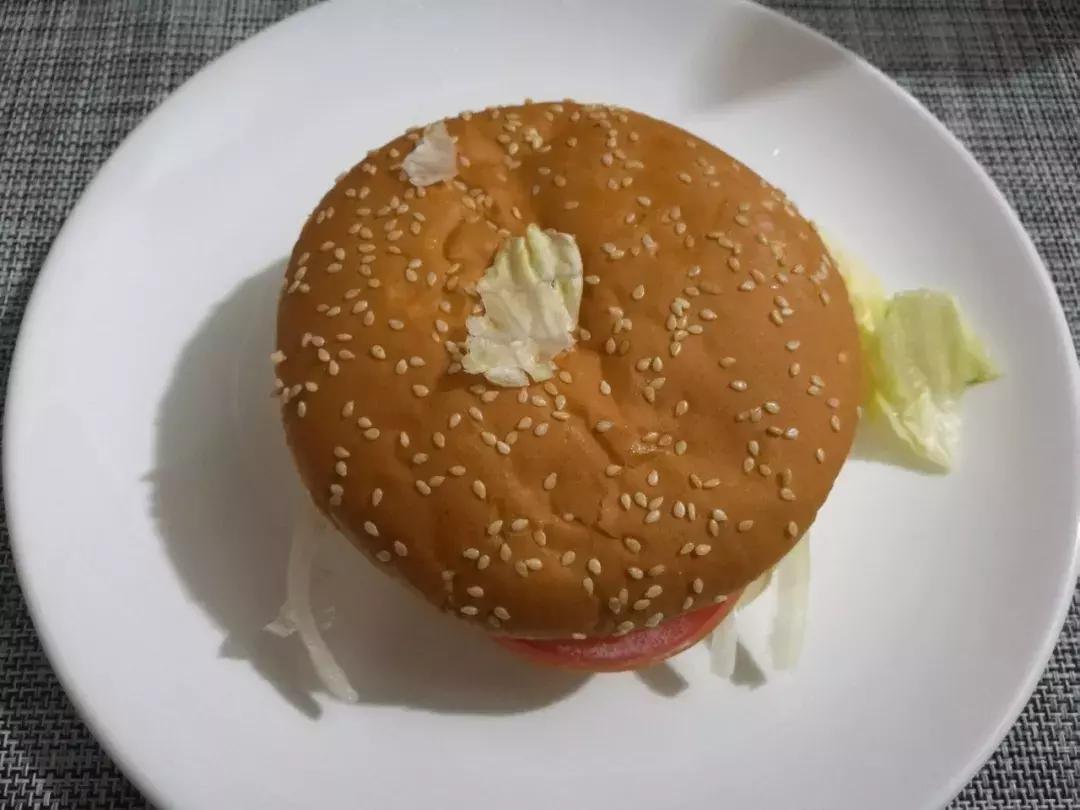 汉堡王皇堡和小黄堡的区别,汉堡王的皇堡是辣的吗