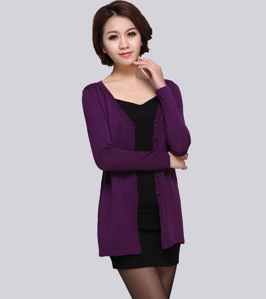 墨绿色针织开衫内搭怎么搭配,春季薄款针织开衫内搭