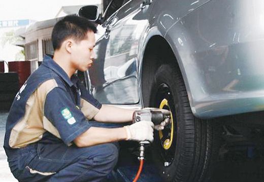 车子开得少怎么保养最实际最好，检修工来告诉你