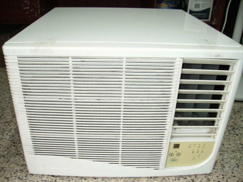 老爸买的空调没有室外机,老爸装的空调