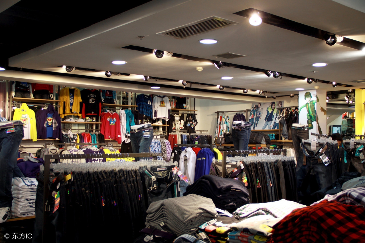 优衣库对比美特斯邦威森马,美特和森马