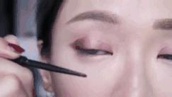 左边眼尾眼线不顺手怎么画,眼尾线条不平整是什么原因