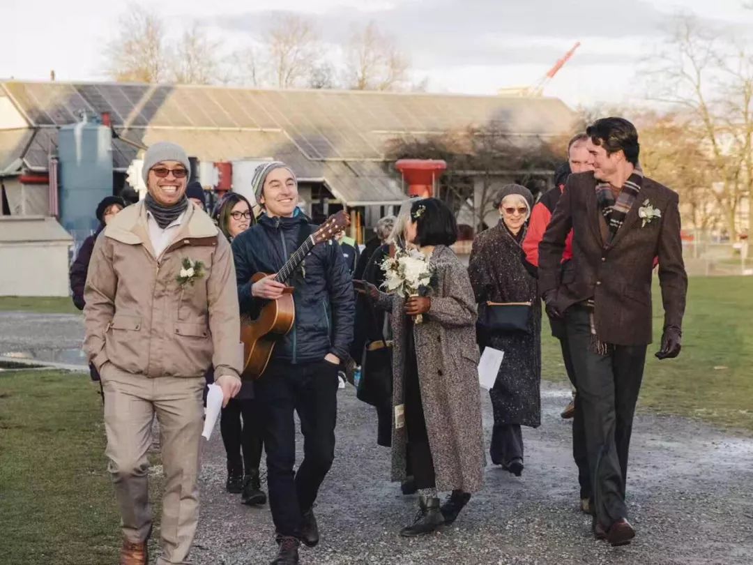 吹手报告|那些不上班的写笔者