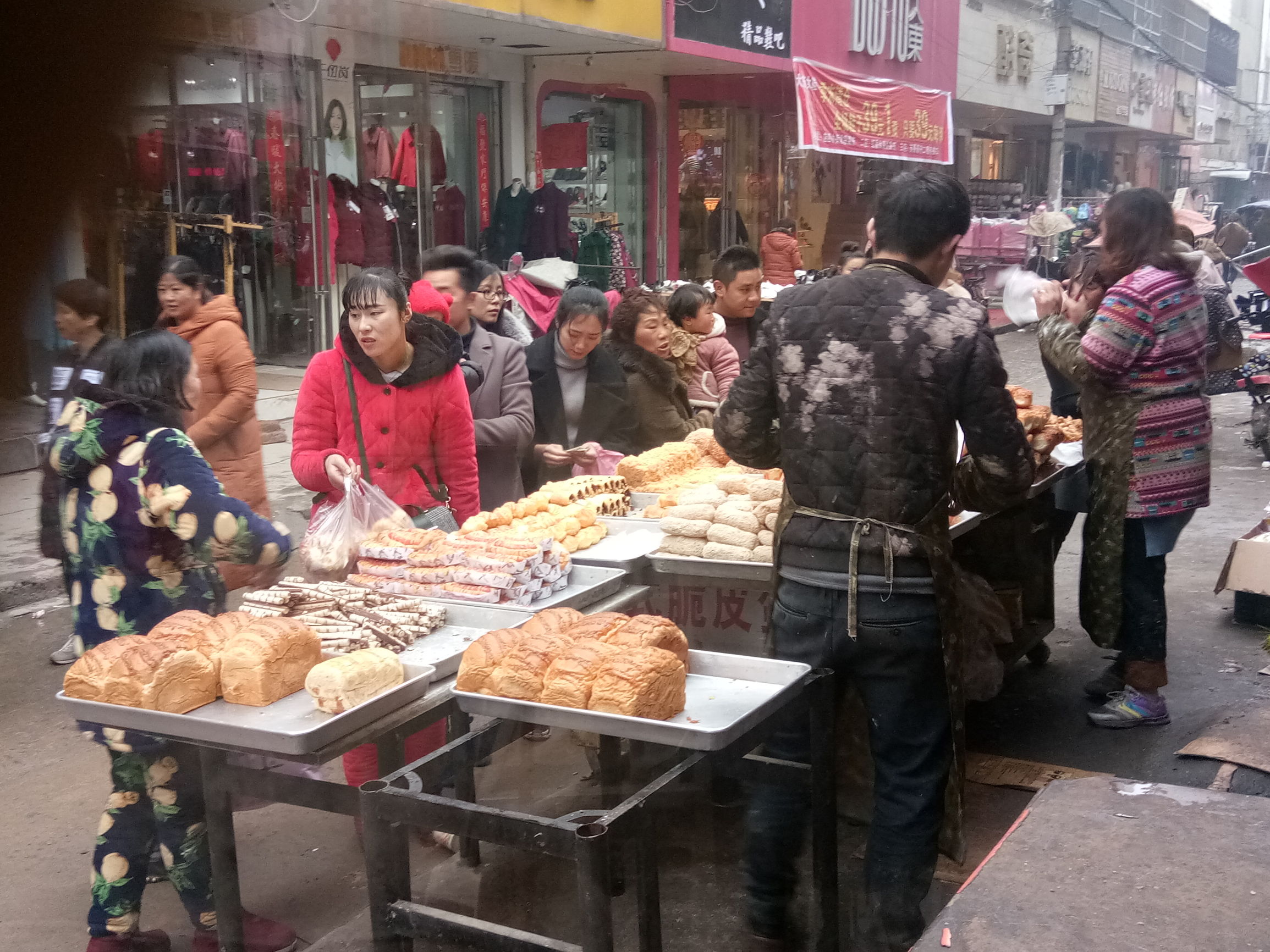 夫妻县城开店,小县城开蛋糕店有出路吗