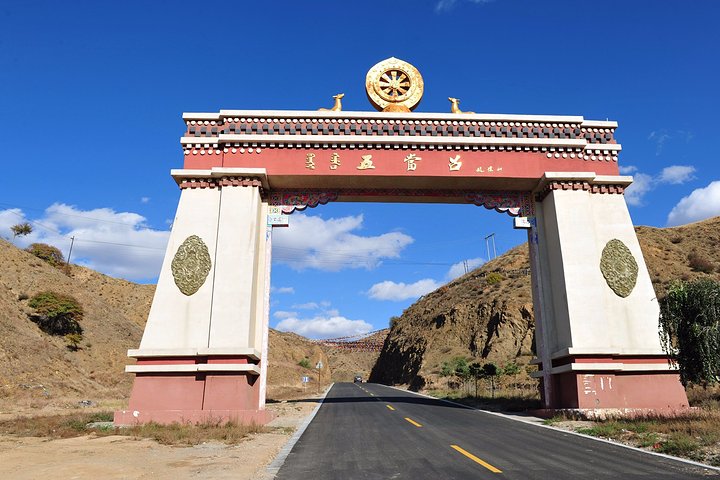 每年正月十五，内蒙古草原两千多座寺庙会同时跳这种神秘的祭祀舞