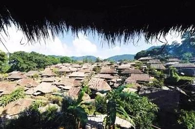 自驾游怎么穿越雪谷,自驾穿越雪地雾凇视频