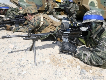 m249轻机枪真人吃鸡,m249轻机枪二战介绍视频