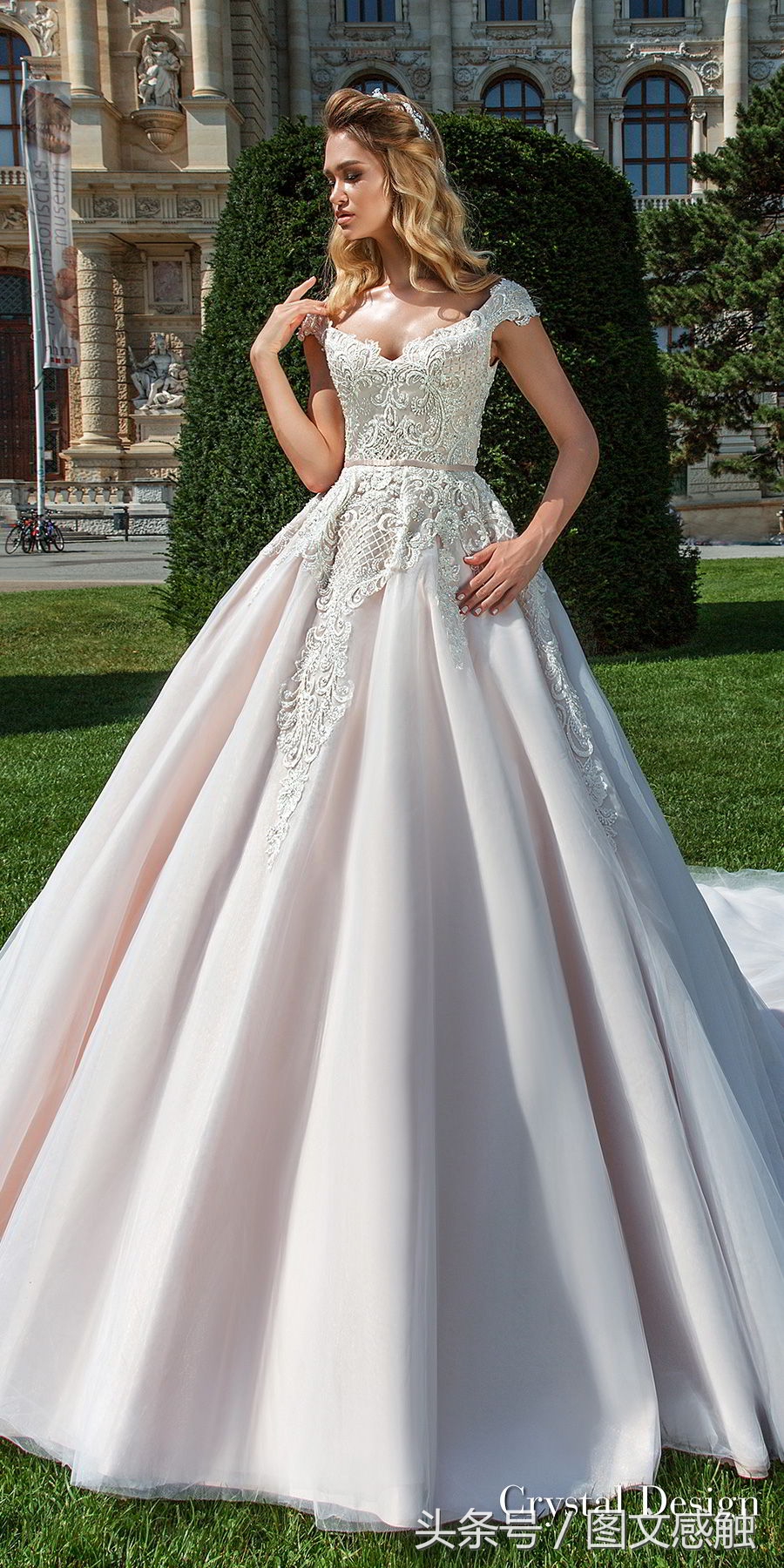 水晶设计2018婚纱“皇家花园”及高级定制新娘礼服