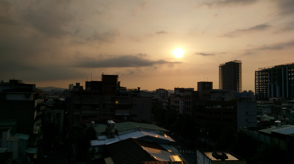 文本直送科技新闻:宏达电旗舰智慧型手机「HTC10」崭新体验，十分完美！