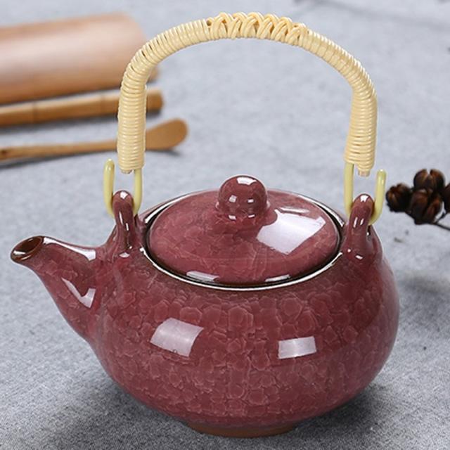 优雅的小茶壶,很精致的茶壶