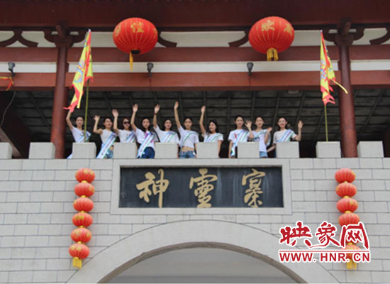 神灵寨人山人海,神灵寨端午狂欢