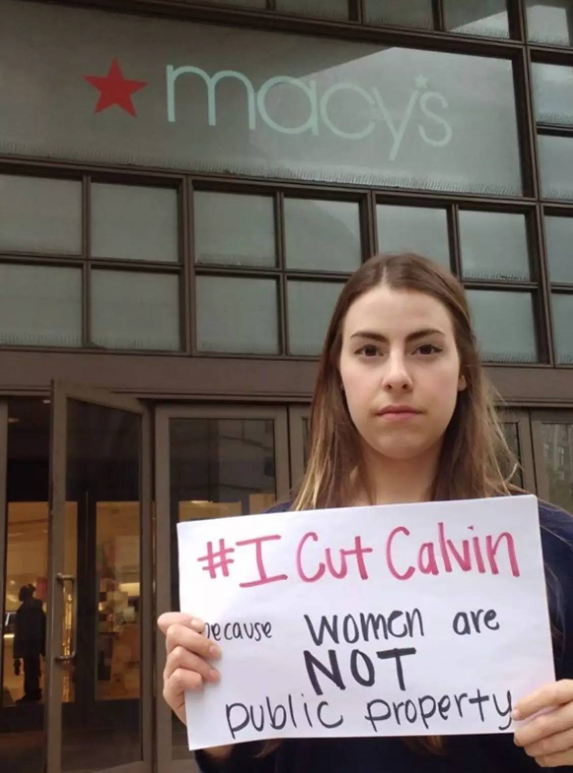 总是性挑逗的CK，这次的广告又被举报了