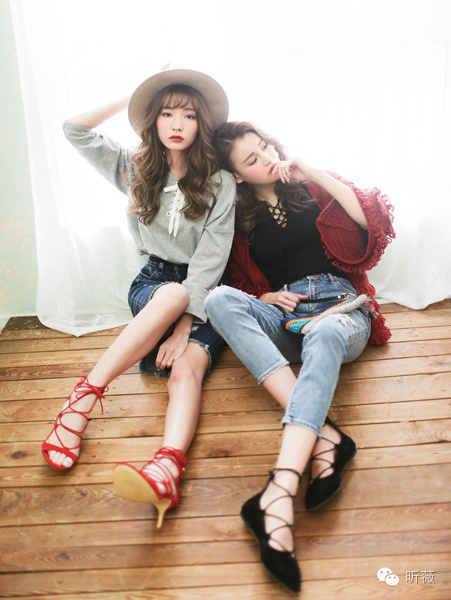 闺蜜出街的吸睛法则——我就喜欢和你像双胞胎一样！