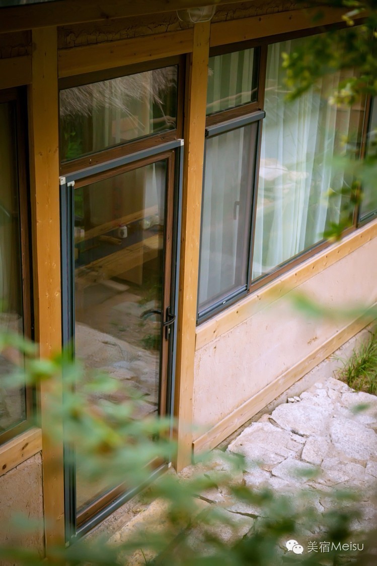 一家惊艳国牌度假界、一家美翻华北民宿圈，两种体验，看见最妩媚的青岛