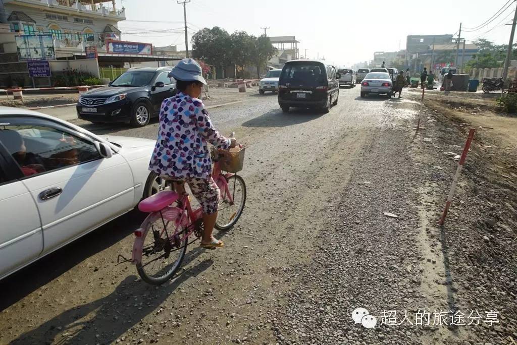 越南胡志明奥黛店,在胡志明街头偶遇穿奥黛的美女