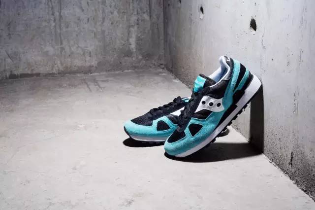 满大街都在撞鞋，我只好拿出这双杀手锏了！