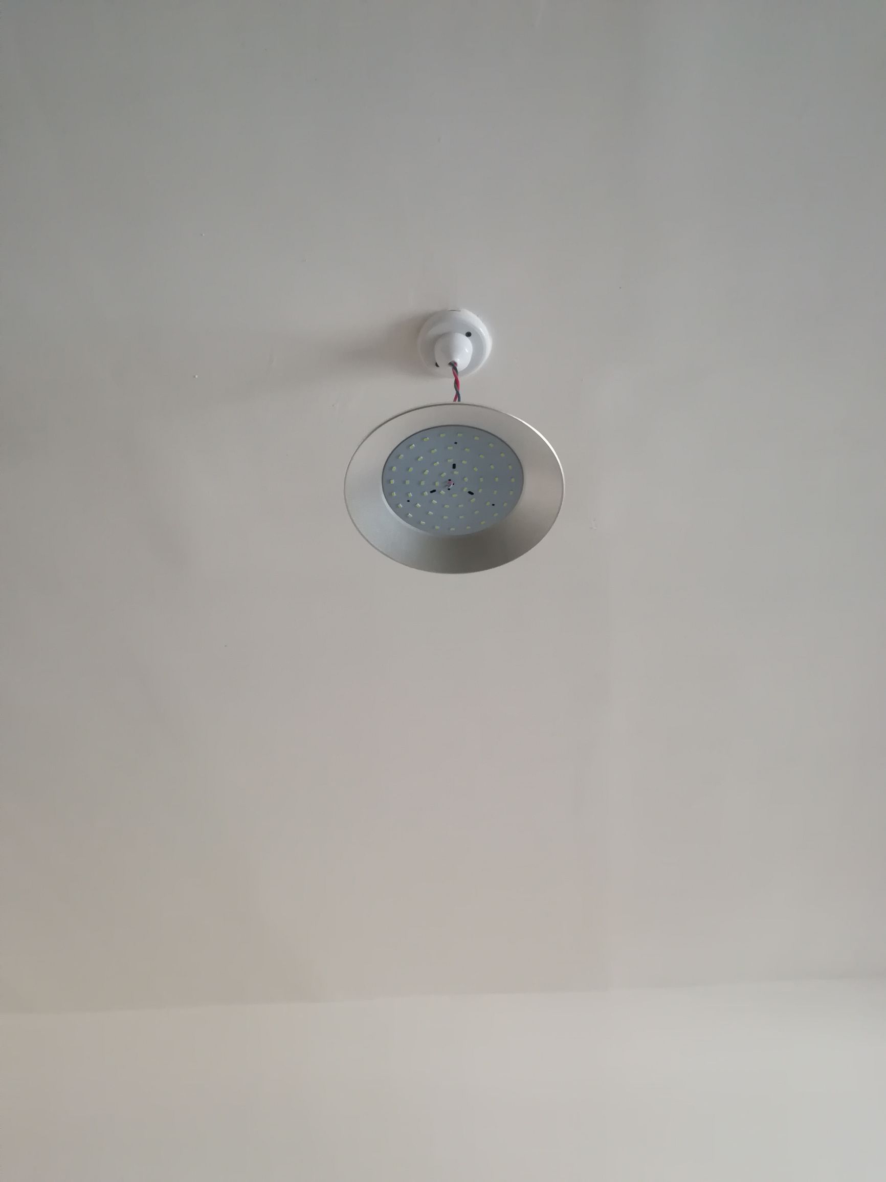 近光灯泡安装方法,简易灯泡安装方法