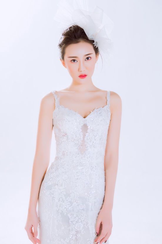 马甲线与大长腿齐飞，她却成了来疯“话唠”天后