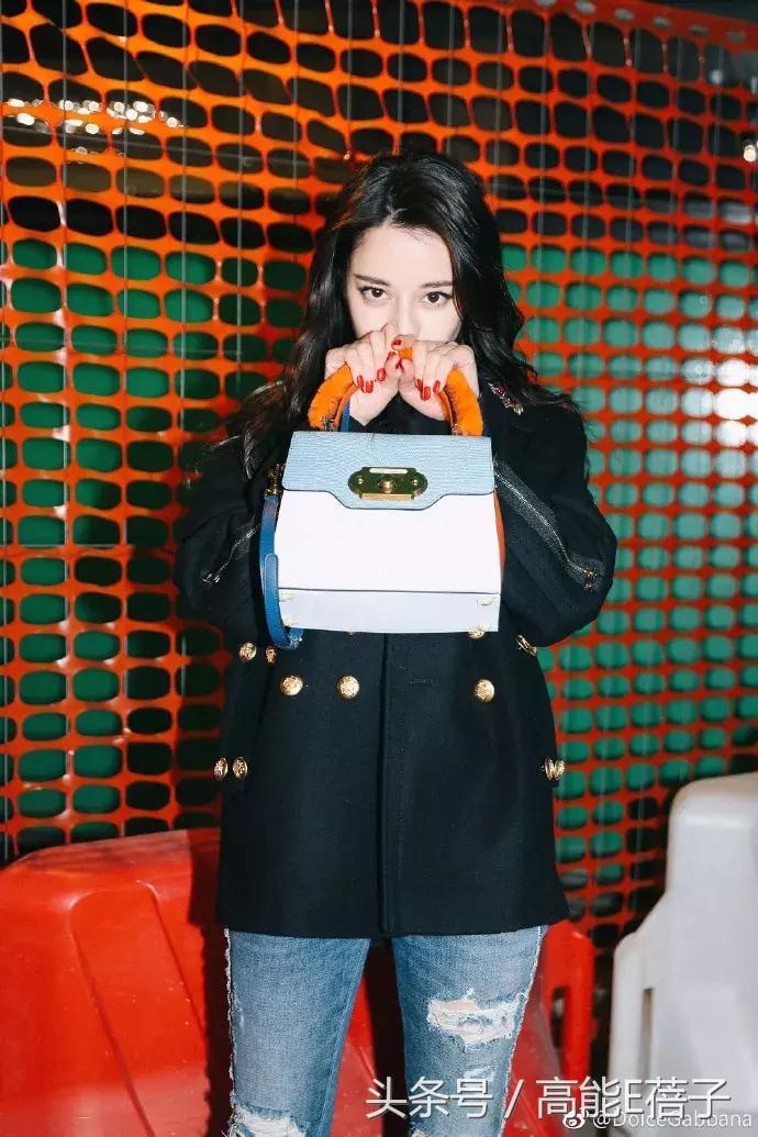 刘诗诗香奈儿包包同款,刘诗诗古力娜扎毛绒包