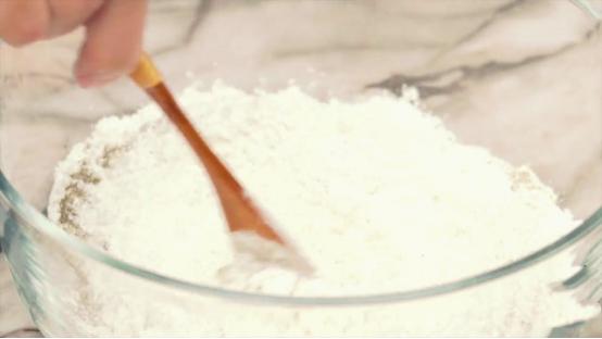 酥香脆皮鸡翅的做法视频,怎么做又香又脆的鸡翅呢